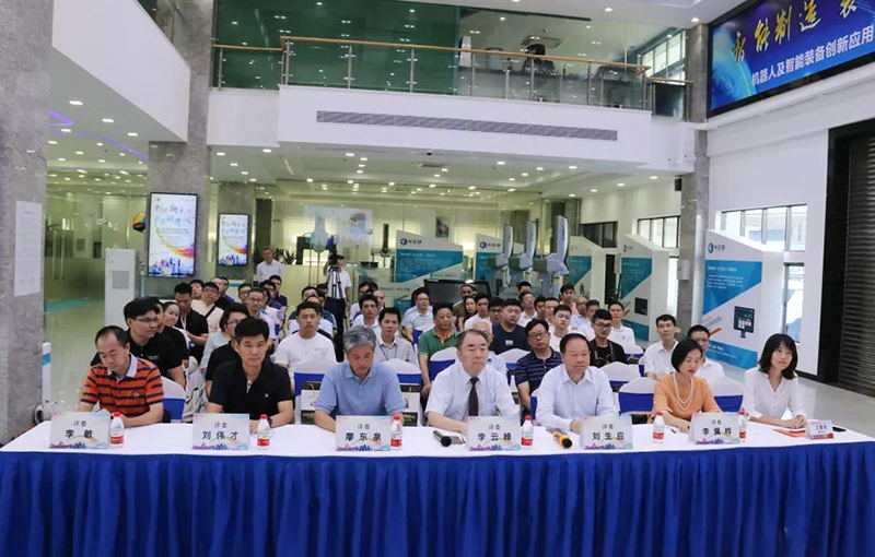 華亞數控機床2019光創(chuàng)賽 (7).jpg